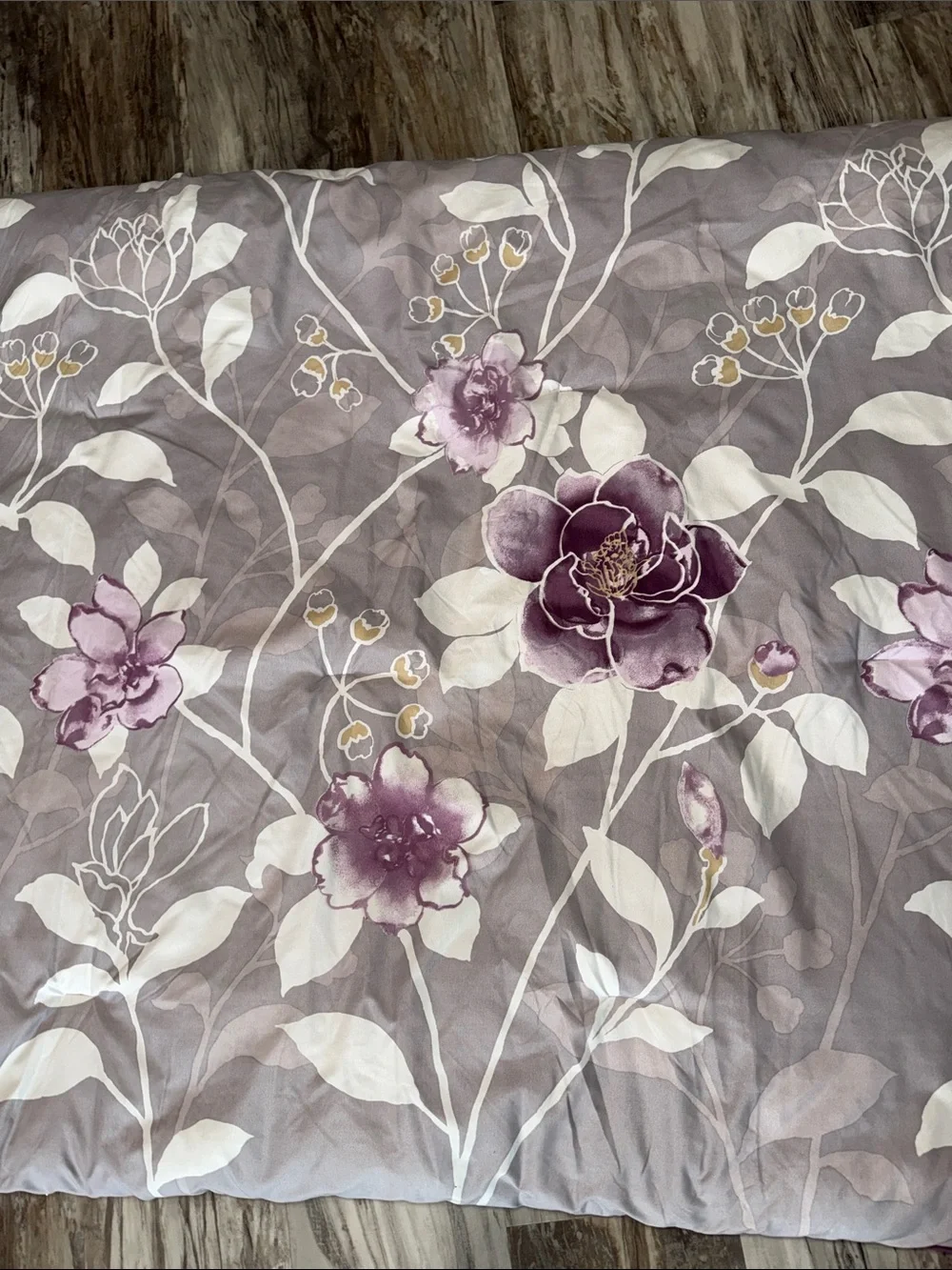 Vintage Lavender White Floral Flowers King Size Comforter 104X92 in Soft Fluffy